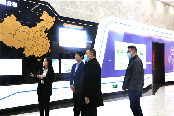 1617698596629535.jpg 參觀一樓大廳.jpg