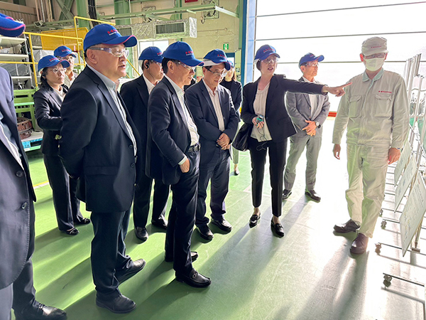 1699942345137936.jpg 參觀燃氫能機.jpg